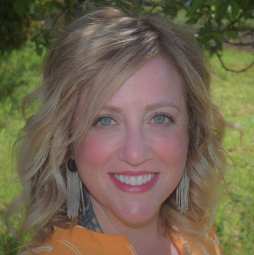 Emily Groves Photo 14