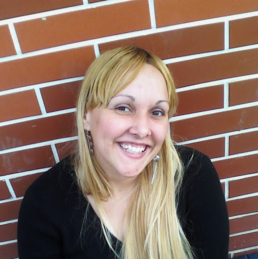 Elizabeth Lange Photo 32