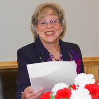Maggie Willis Photo 17