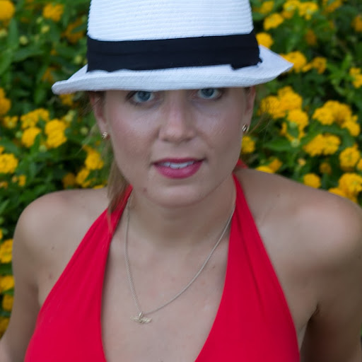 Amie Williams Photo 27