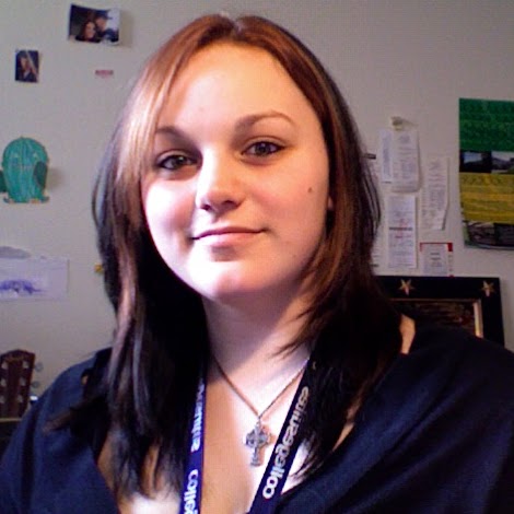 Emily Drake Photo 28