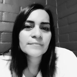 Elizabeth Cerda Photo 25