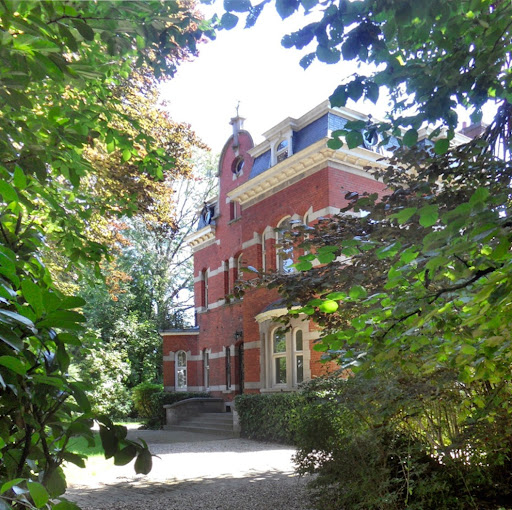 Laura Elliott Photo 32 Laura Elliott Photo 32