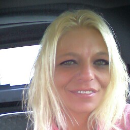 Christina Cowan Photo 23