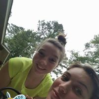 Elizabeth Puckett Photo 38