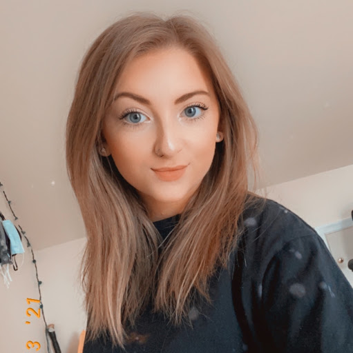 Emily Moore Photo 27