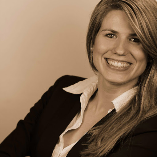 Laura Simon Photo 23