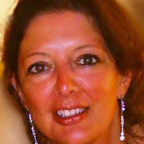 Lois Martin Photo 7