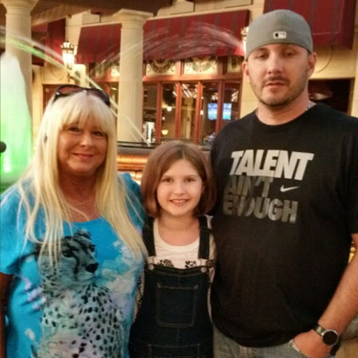 Linda Hawkins Photo 9