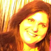 Emily Hammett Photo 25