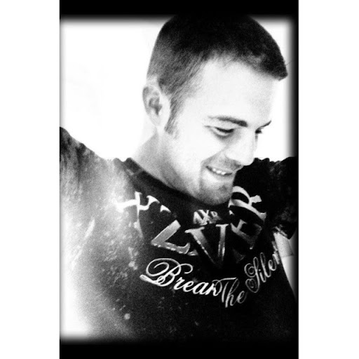 Thomas Pyle Photo 25