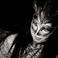 Thoa Nguyen Photo 17