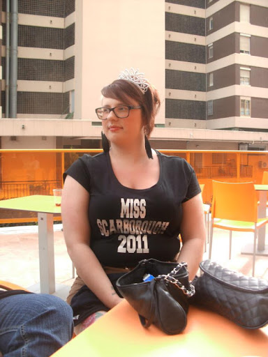 Laura Clarkson Photo 3