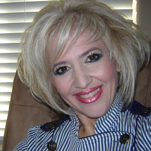 Linda Robles Photo 25