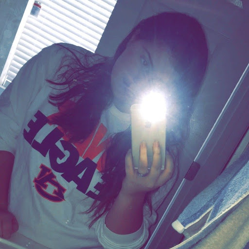 Emily Phillips Photo 3