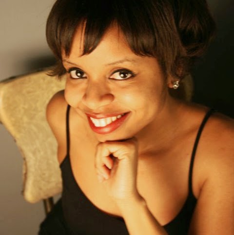 Angela Oliver Photo 16