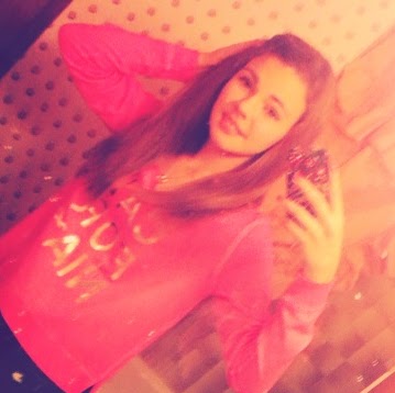 Angela Lester Photo 15