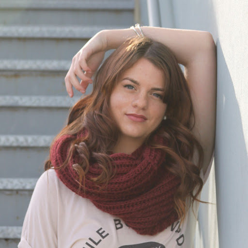 Julia Haynes Photo 8