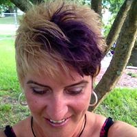 Michelle Ritchie Photo 24