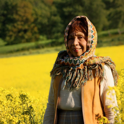 Rebecca Bruce Photo 23