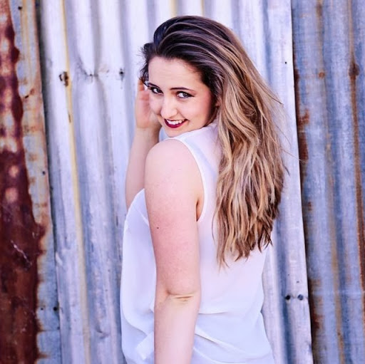 Sara Harding Photo 6