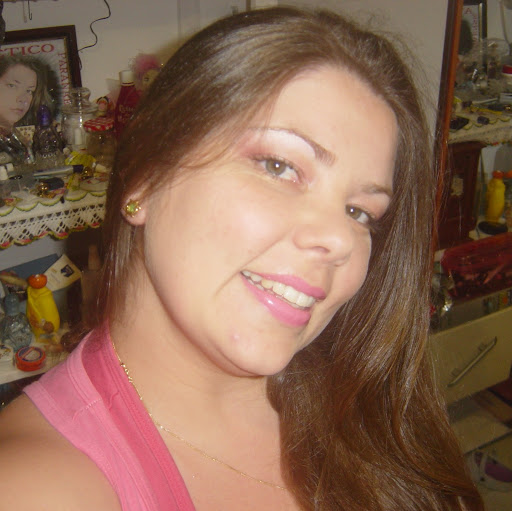 Elizabeth Souza Photo 35