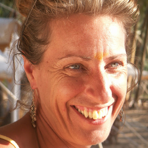 Lindsay Elliott Photo 35