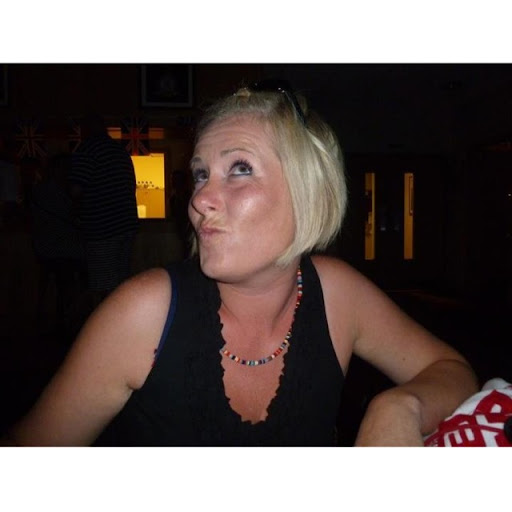 Robyn Leach Photo 4