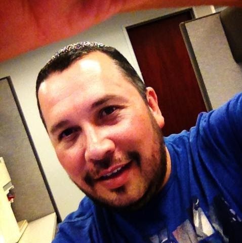 Samuel Hernandez Photo 40