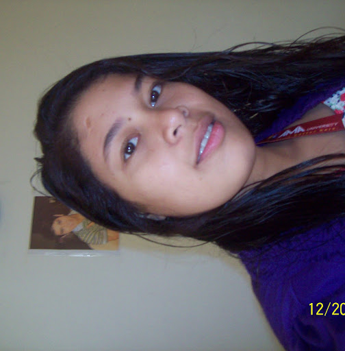 Annie Flores Photo 9