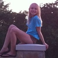 Caitlyn Davis Photo 13