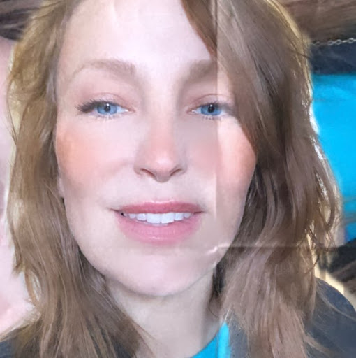Elizabeth Cox Photo 20