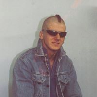 Daniel Needham Photo 34