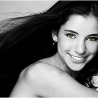 Julia Ayres Photo 8