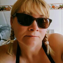 Nadine Gray Photo 11