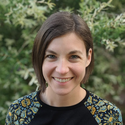 Elizabeth Metzger Photo 33