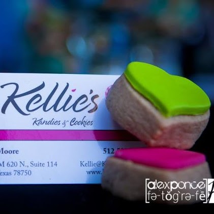 Kellie Moore Photo 8