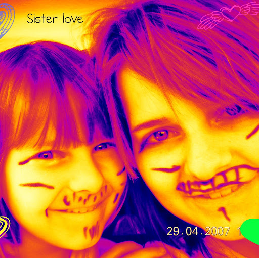 Molly Morrison Photo 15