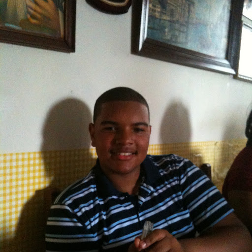 Stephen Gomez Photo 24
