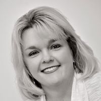 April Sumner Photo 4