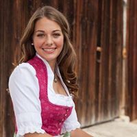 Laura Aldridge Photo 9