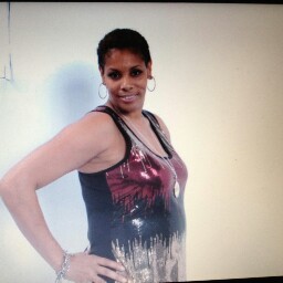 Yvette Robinson Photo 3