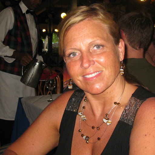 Julie Bernier Photo 18