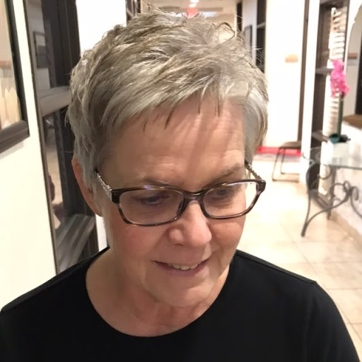 Cynthia Edwards Photo 37