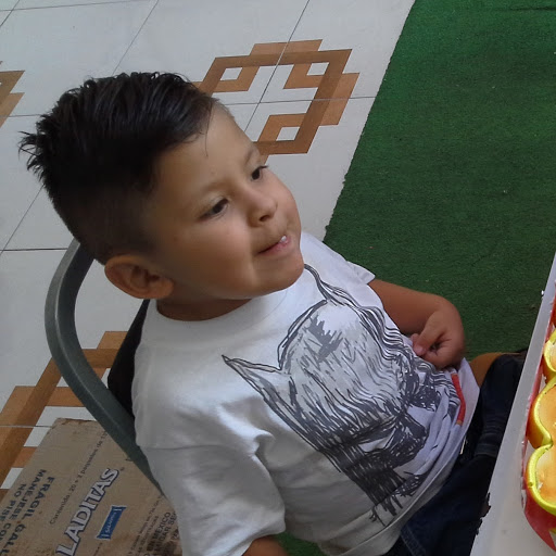 Rene Villanueva Photo 15