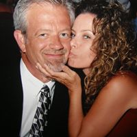 Laura Skaggs Photo 33