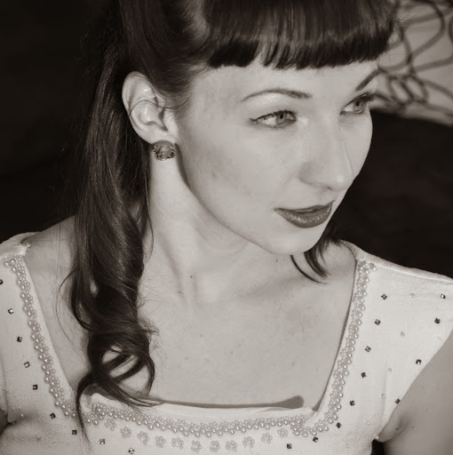 Laura Monk Photo 26