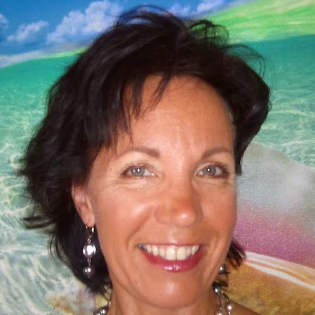 Joyce Barton Photo 23
