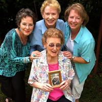 Sarah Krouse Photo 12