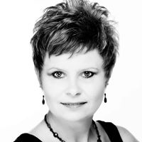 Christine Byers Photo 12